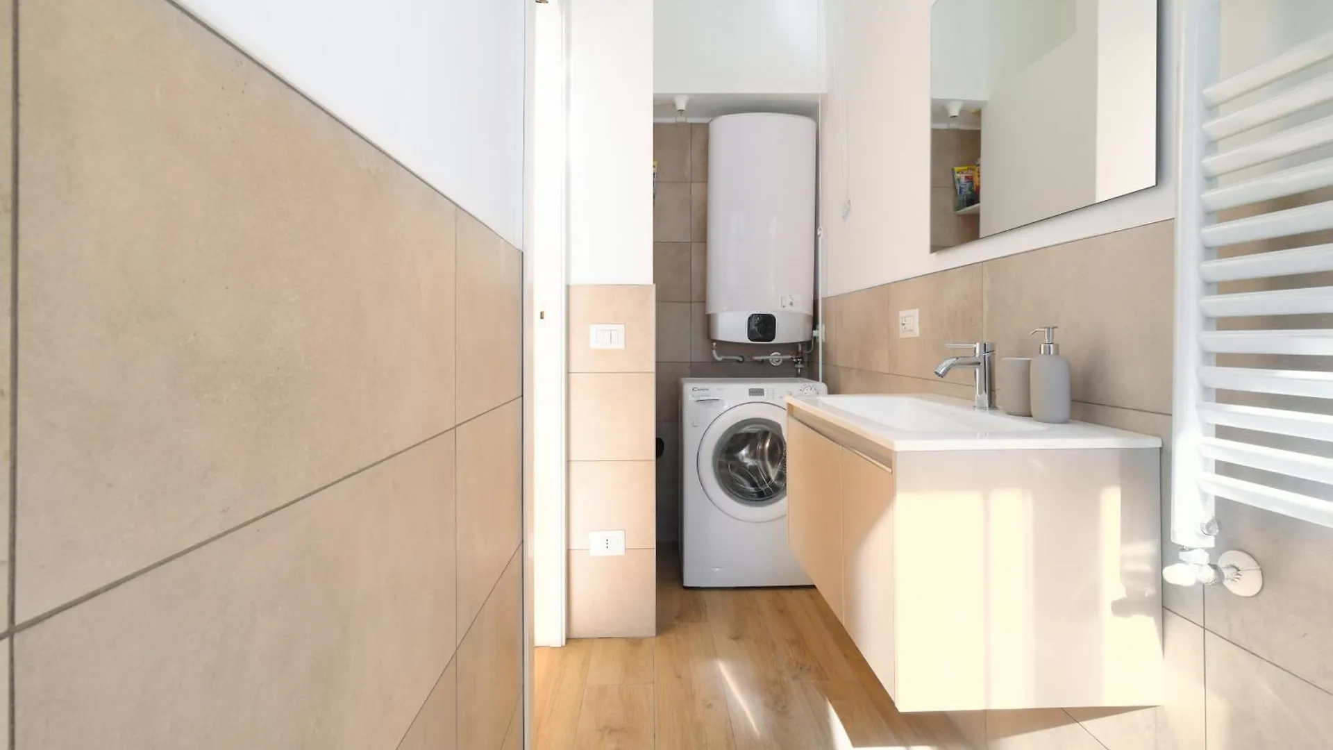 Just Urban Stays - Bright And Functional Apartment - Corso Genova Italy