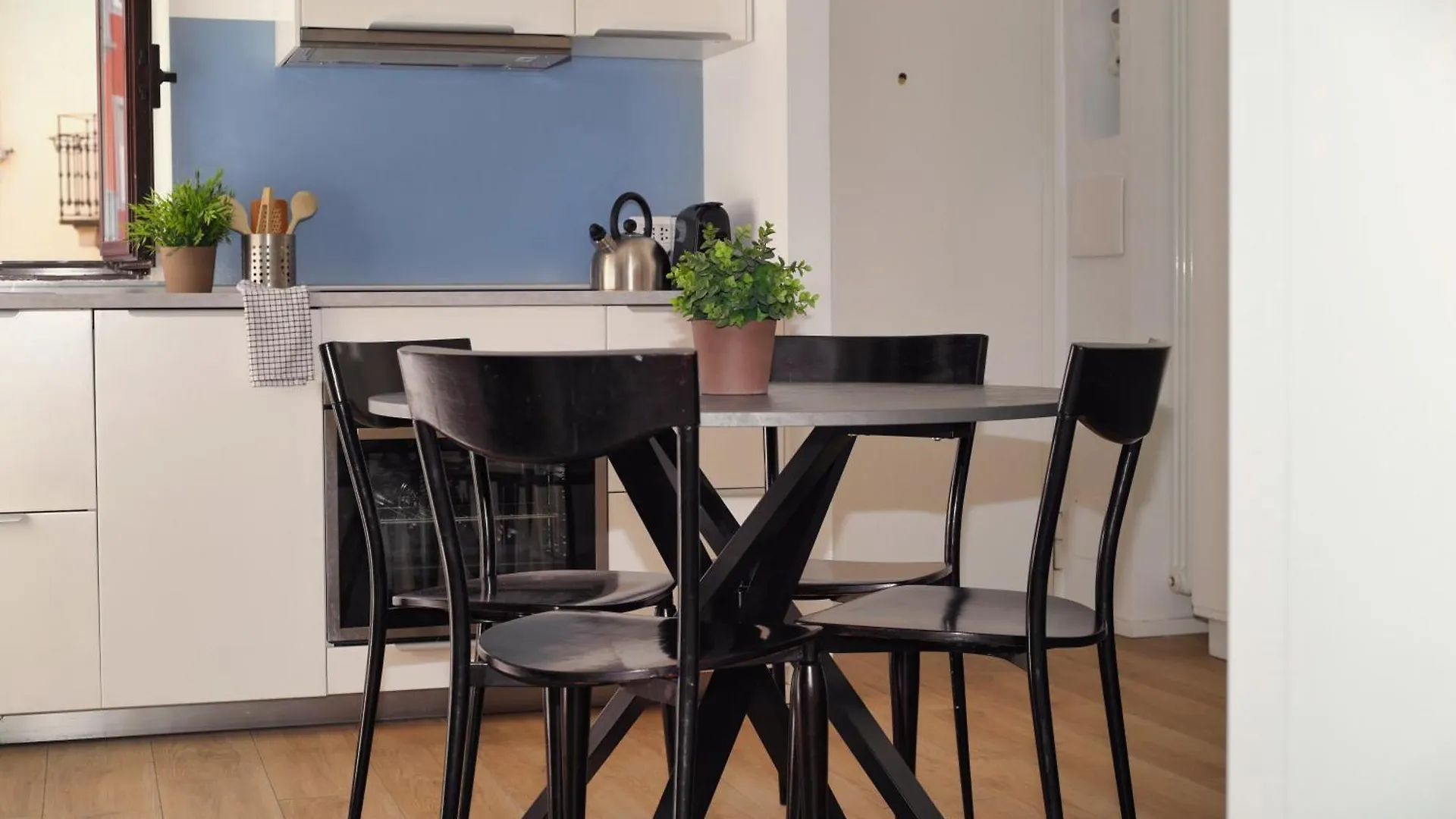 Just Urban Stays - Bright And Functional Apartment - Corso Genova Milan