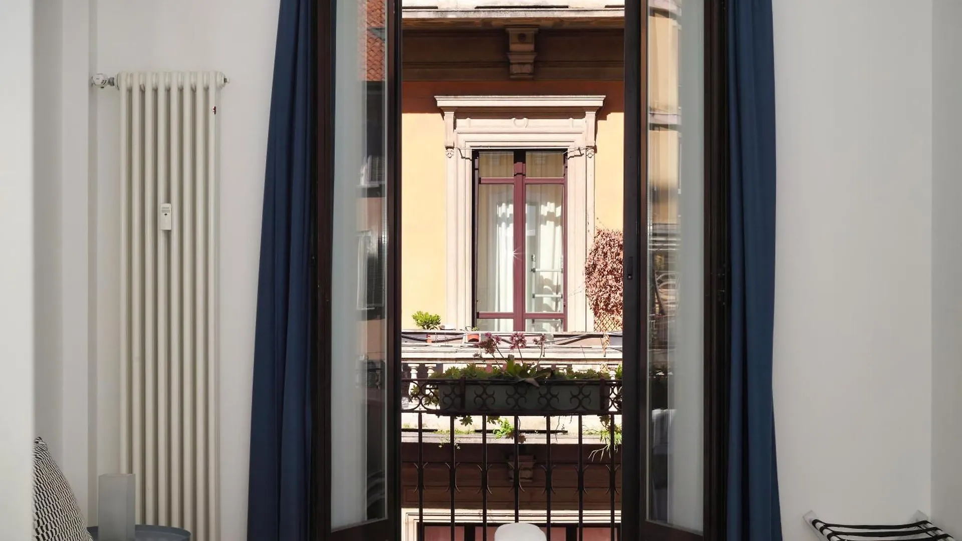 Just Urban Stays - Bright And Functional Apartment - Corso Genova Milan